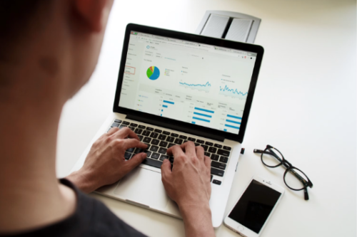 DATA ANALYST