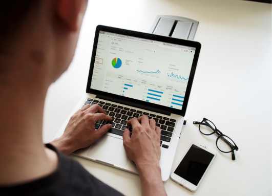 DATA ANALYST